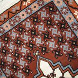 Tapis vintage fait main Berbère en laine bordeaux et blanc (81cm x 170cm)