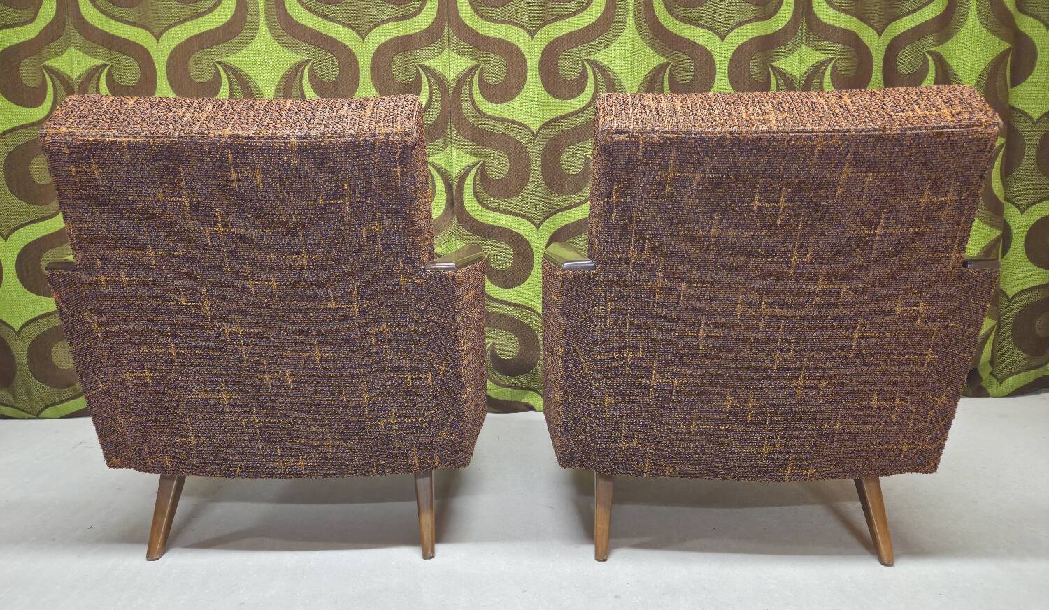 Paire de fauteuils club vintage 1970"