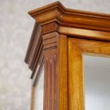 Mid-20th Century Single-Leaf Beech Display Cabinet, 1940s