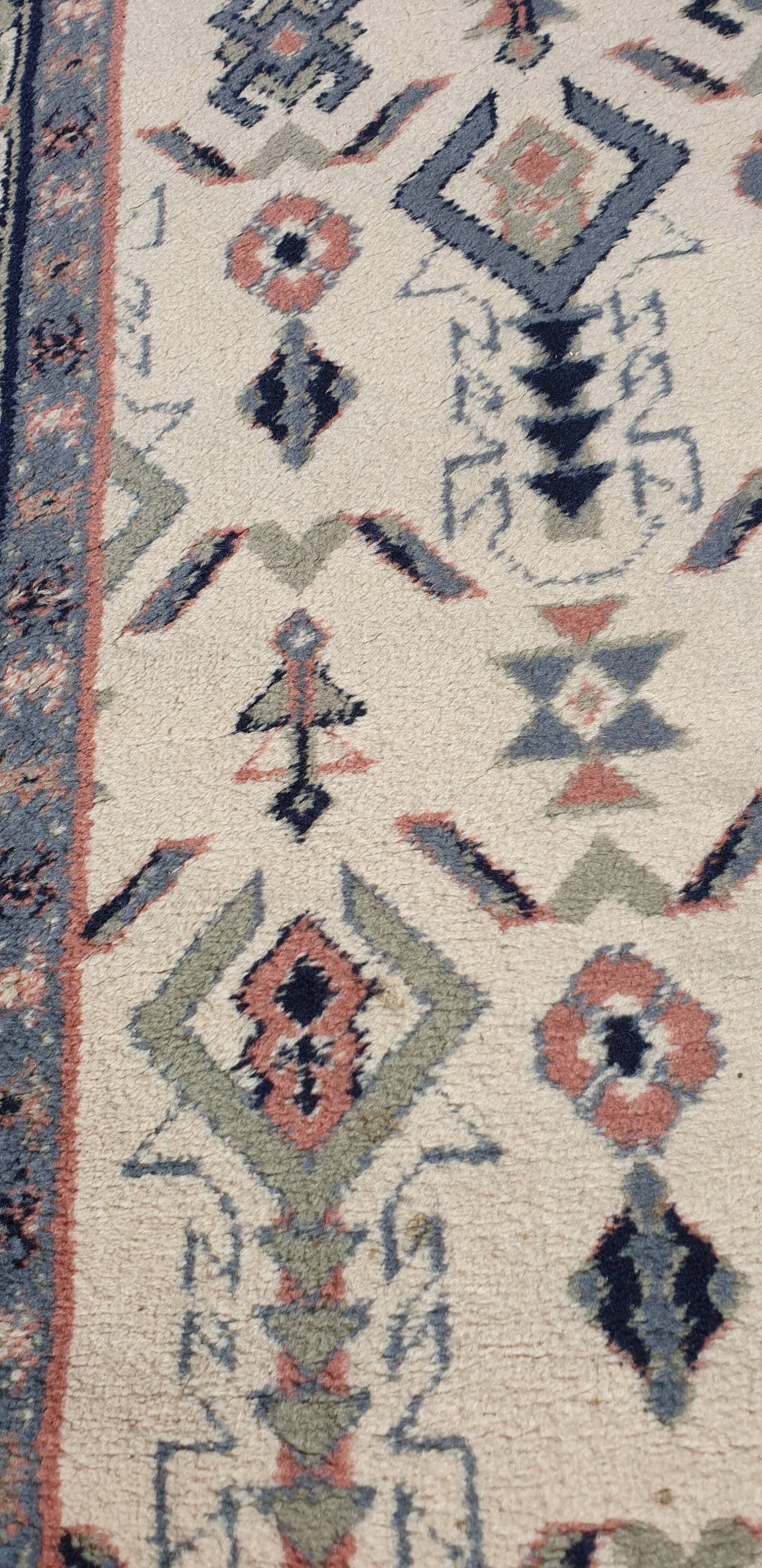 Oriental carpet wool