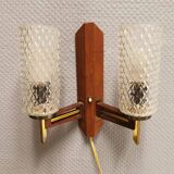 Applique danoise double en teck, laiton et verre cristal.