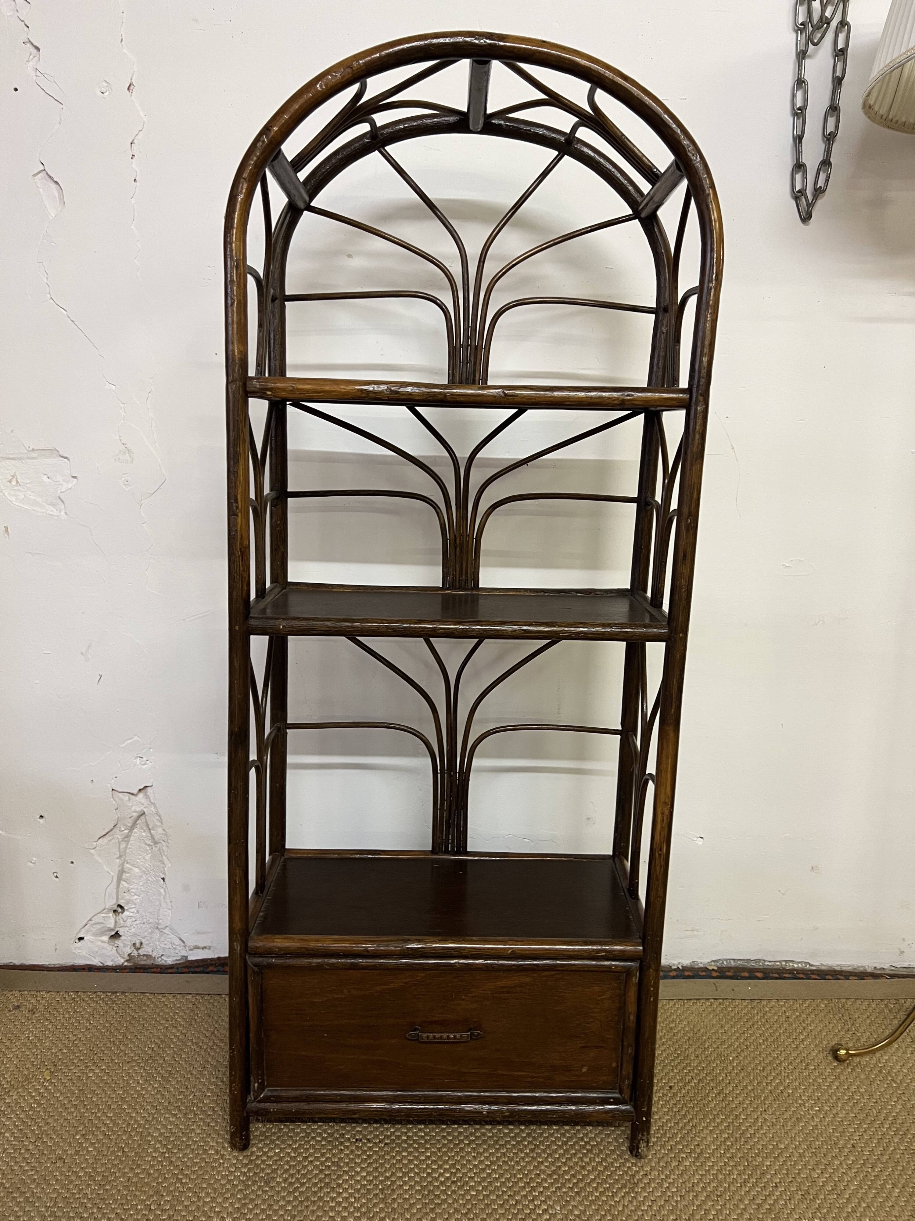 Etagère bibliothèque vintage en rotin et bambou