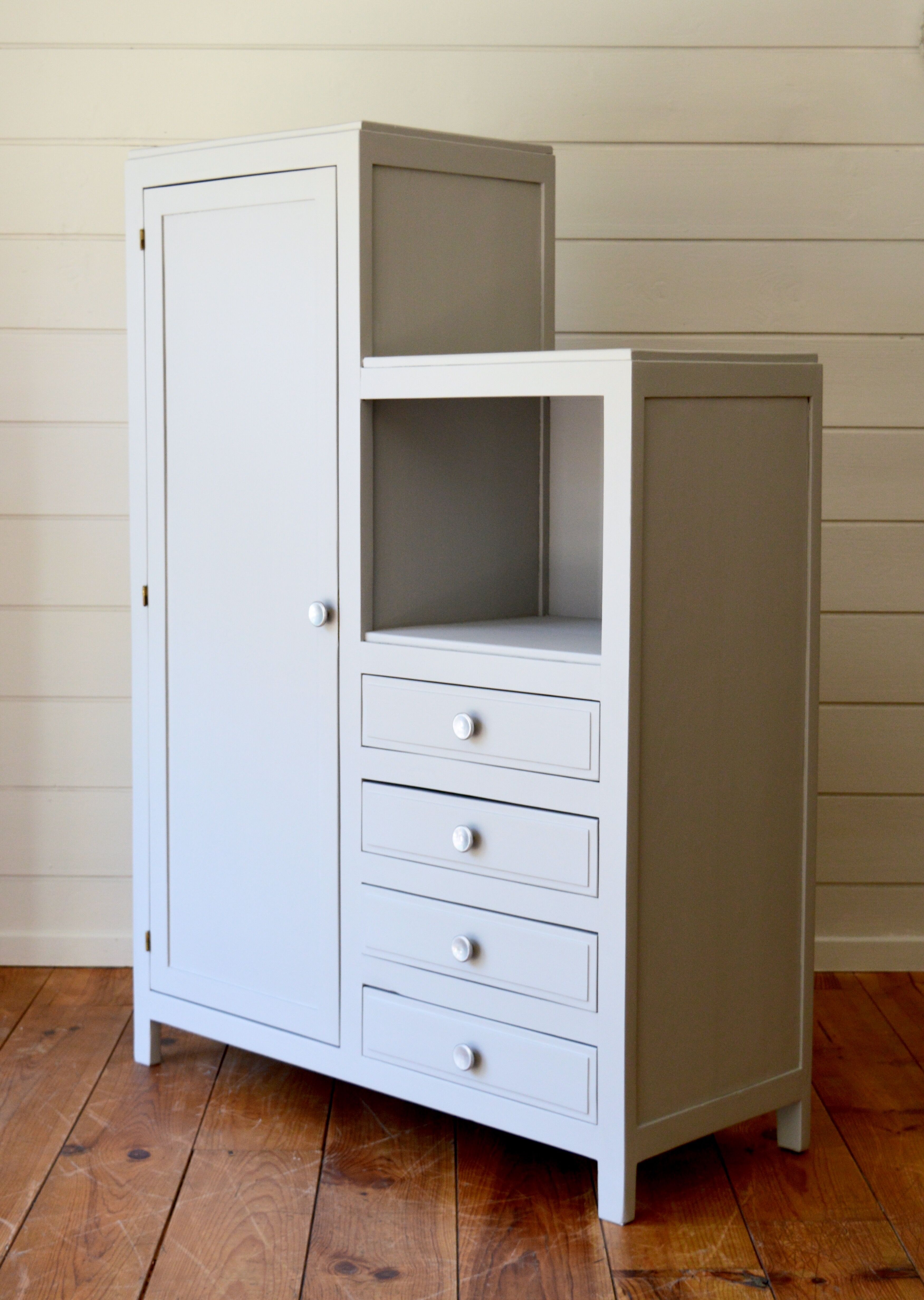 Asymmetrical cabinet