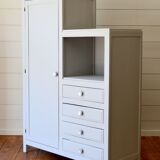 Asymmetrical cabinet