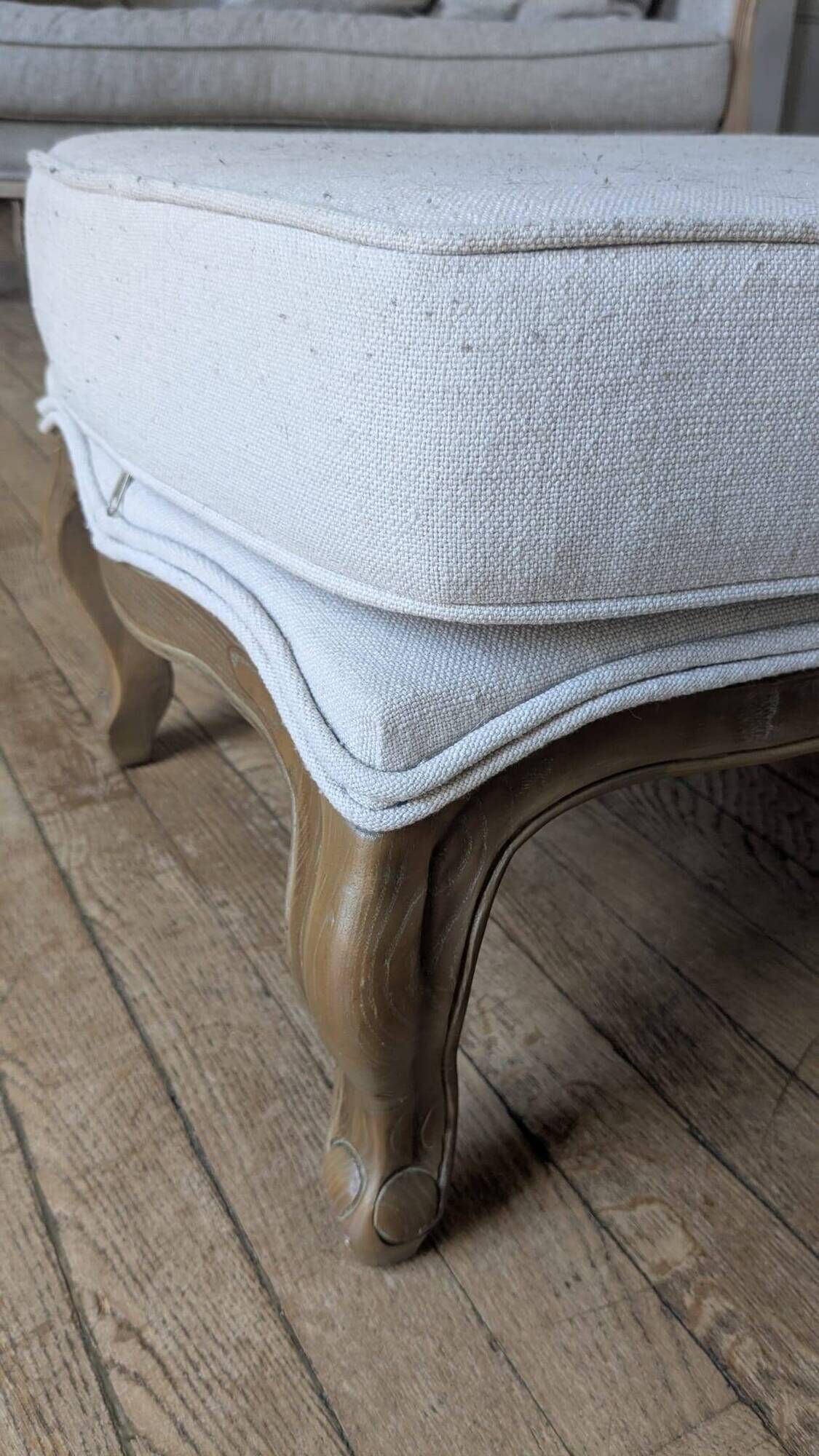 2 high-end Louis XV benches with poufs