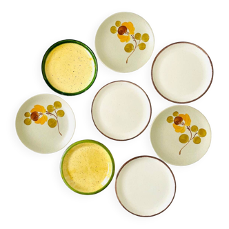 Set of 8 mismatched vintage dessert plates