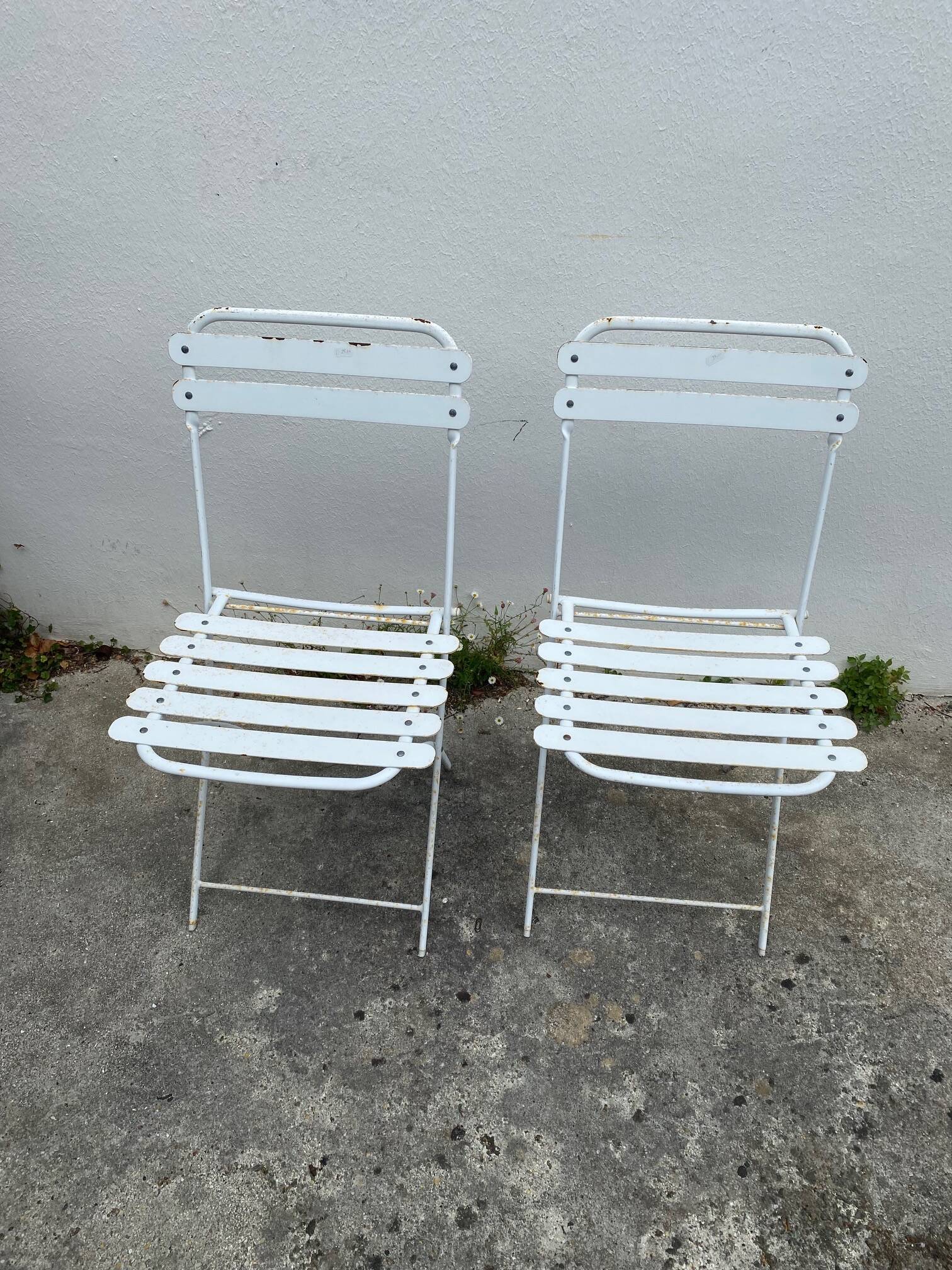 Pair of 80s folding garden chairs in white metal