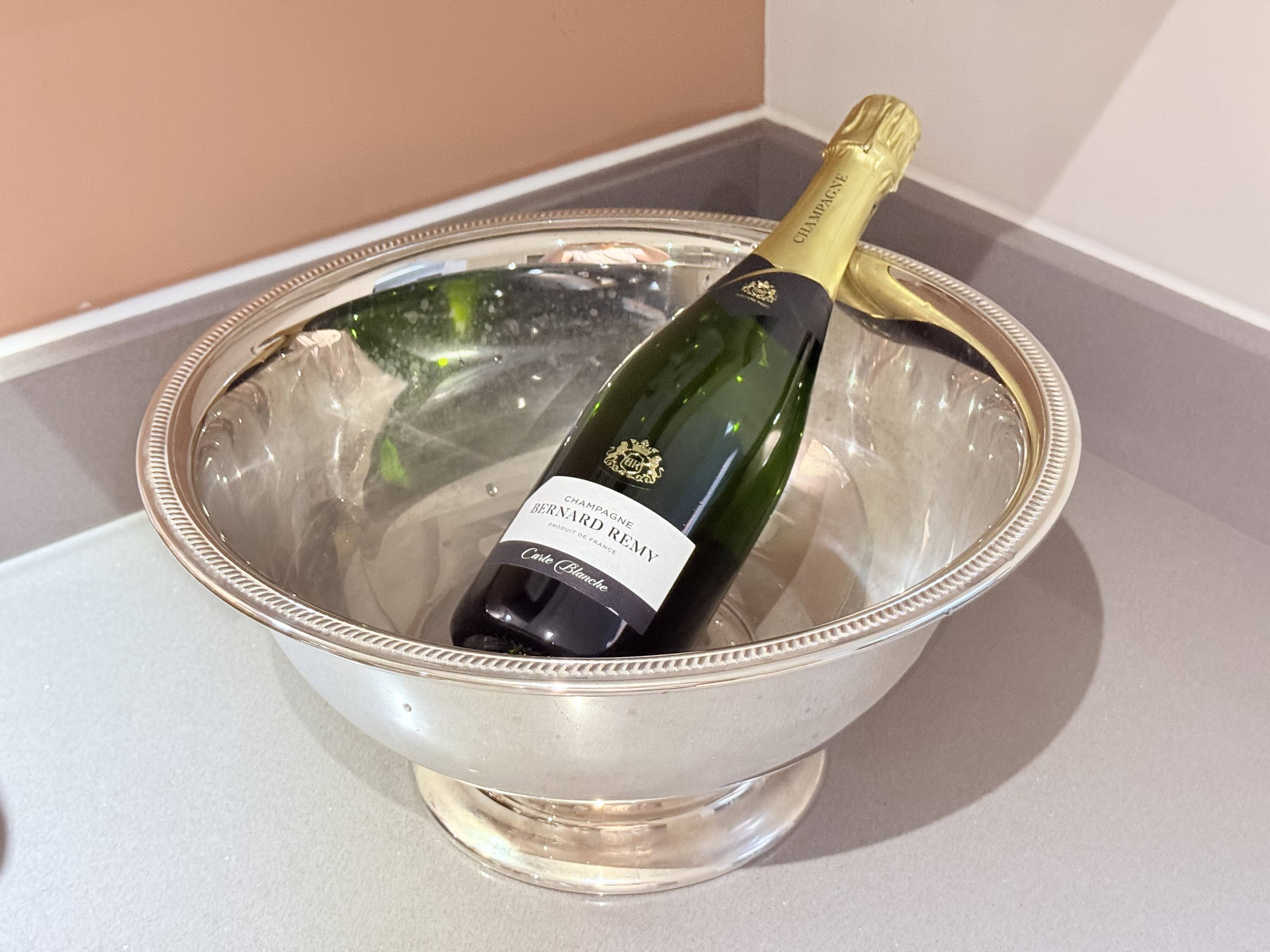 Large Luxury Silver Plated Champagne Ice Bucket / Wine Cooler on Pedestal