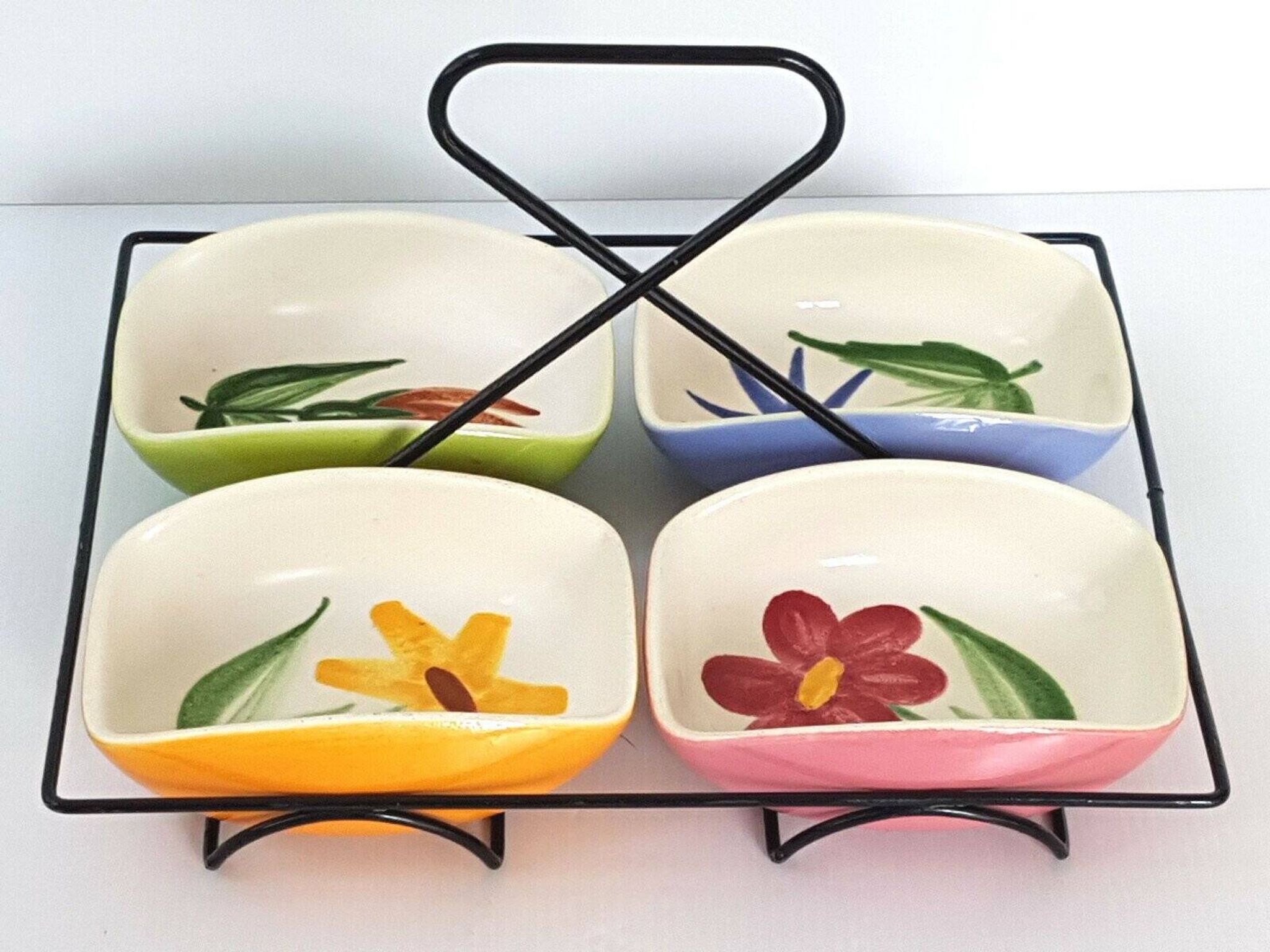 Basket of 4 vintage ceramic aperitif bowls from France, 1950s.
