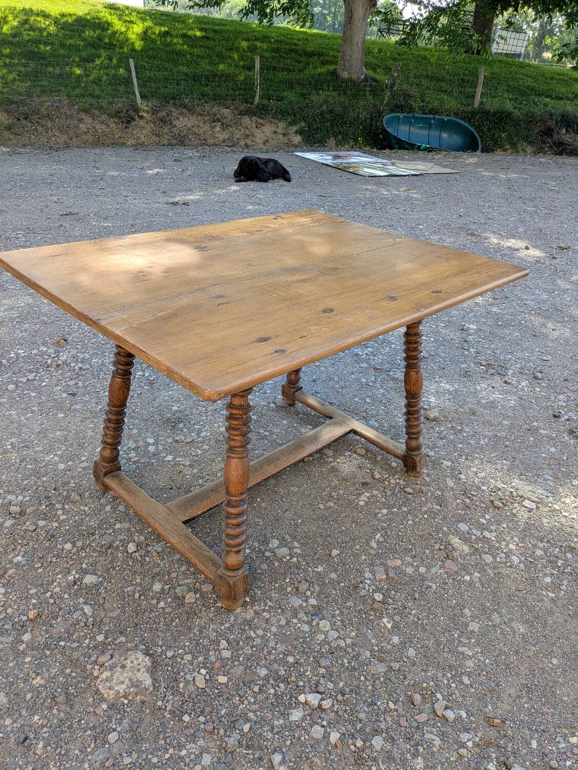 Table with turned legs