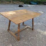Table with turned legs