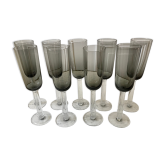Set of 9 champagne flutes in smoked glass 70s