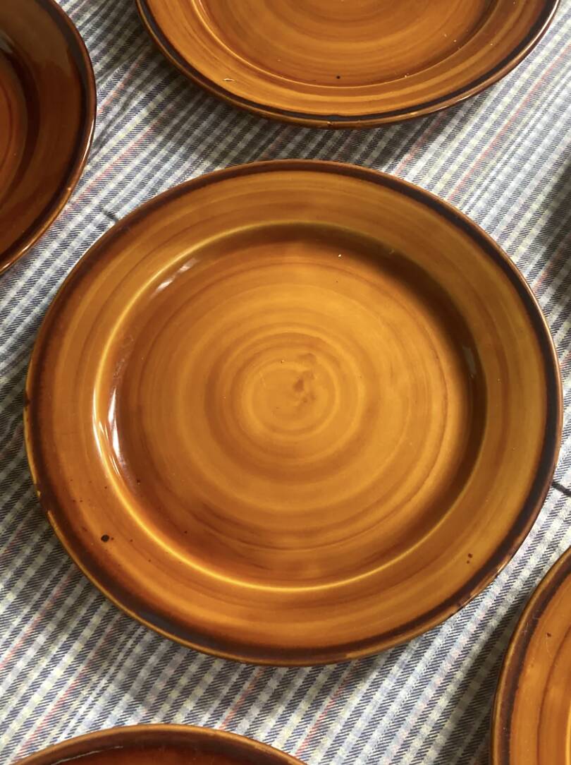 7 Saint Clément flat plates in brown earthenware