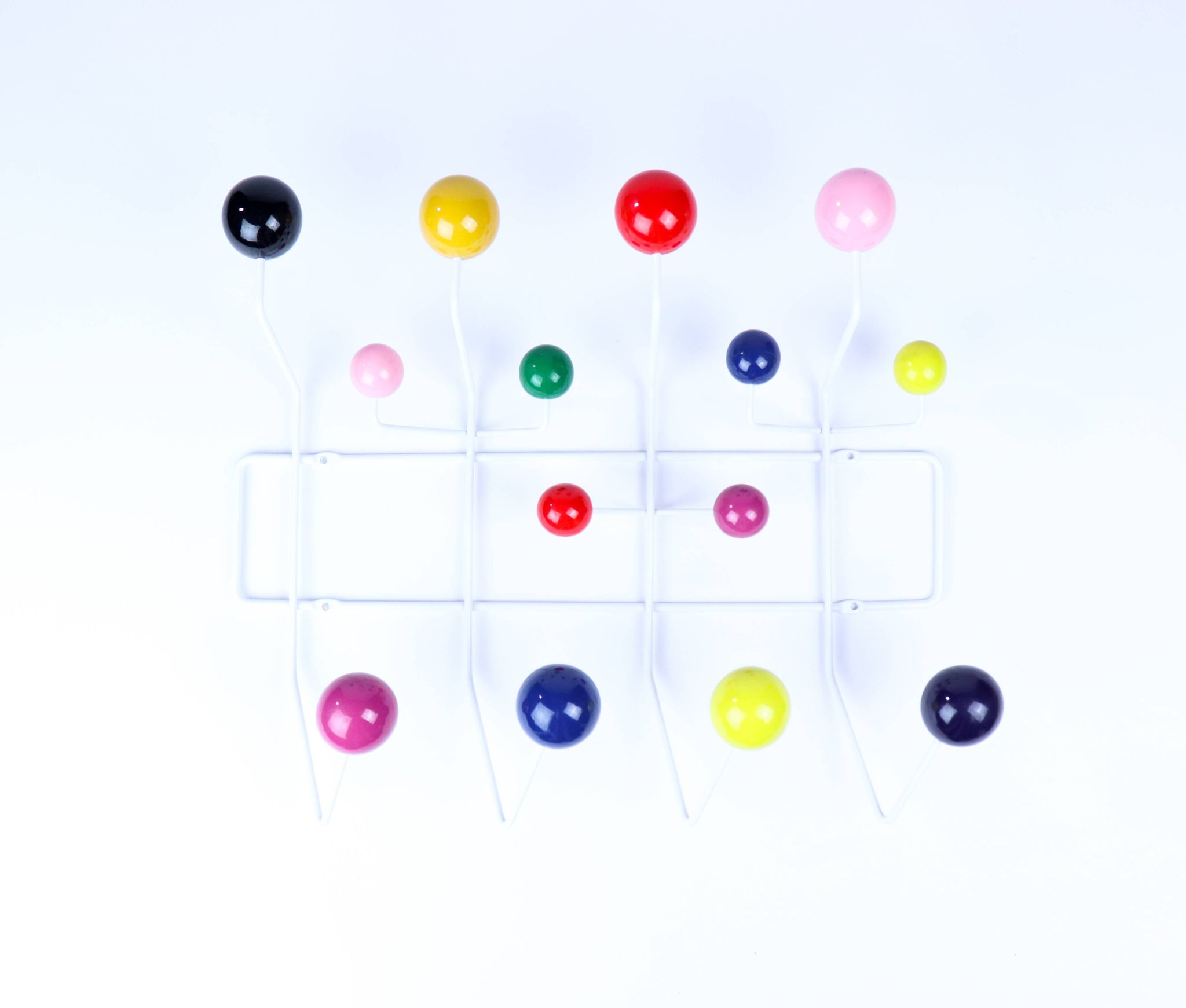 Porte manteau mural Hang It All Charles et Ray Eames pour Vitra