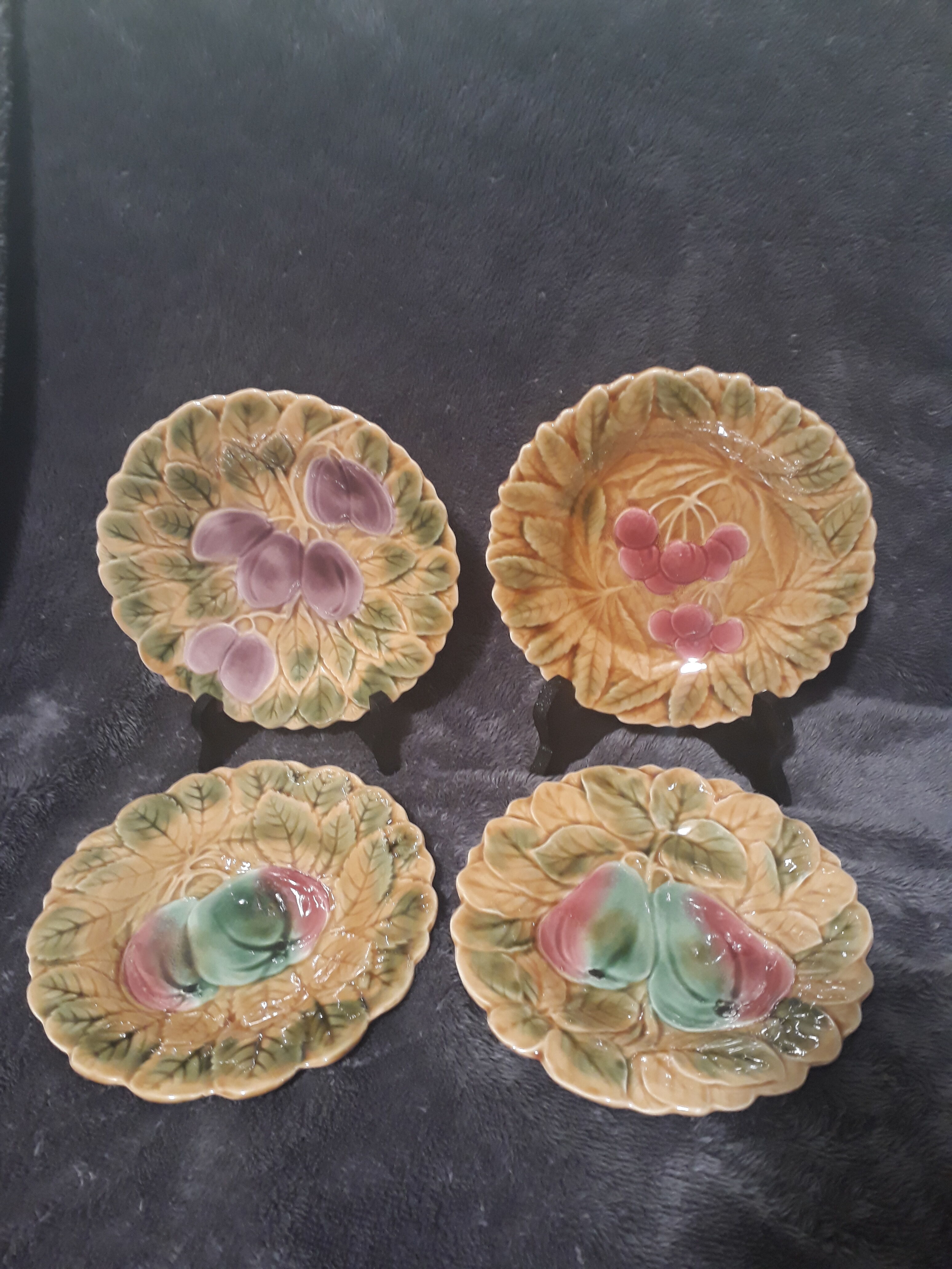 4 plates dessert decor fruits, satitle slurry of Sarreguemines, early twentieth century