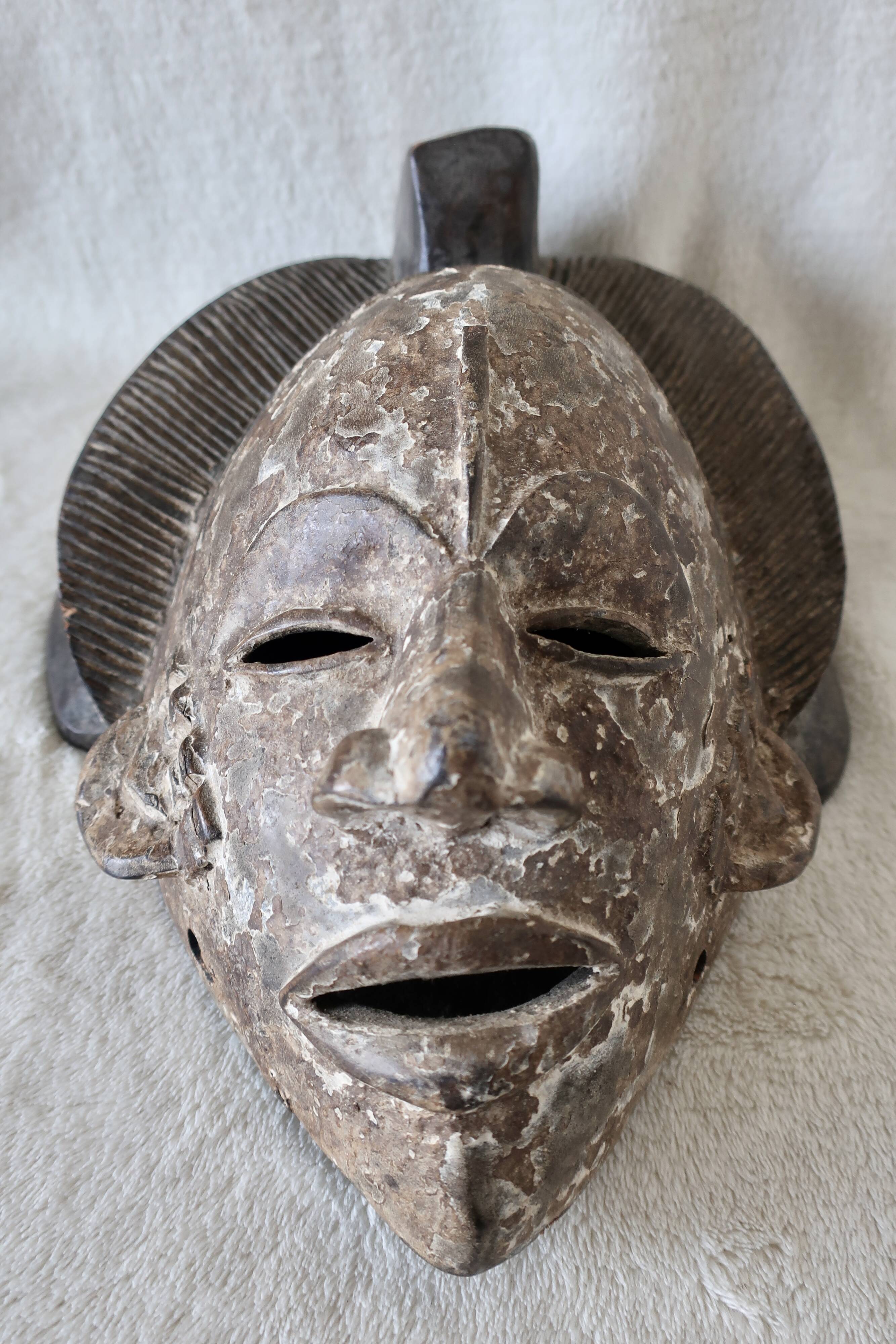 Vintage African Mask Carved and Patinated Wood, Gabon, Excellent Condition