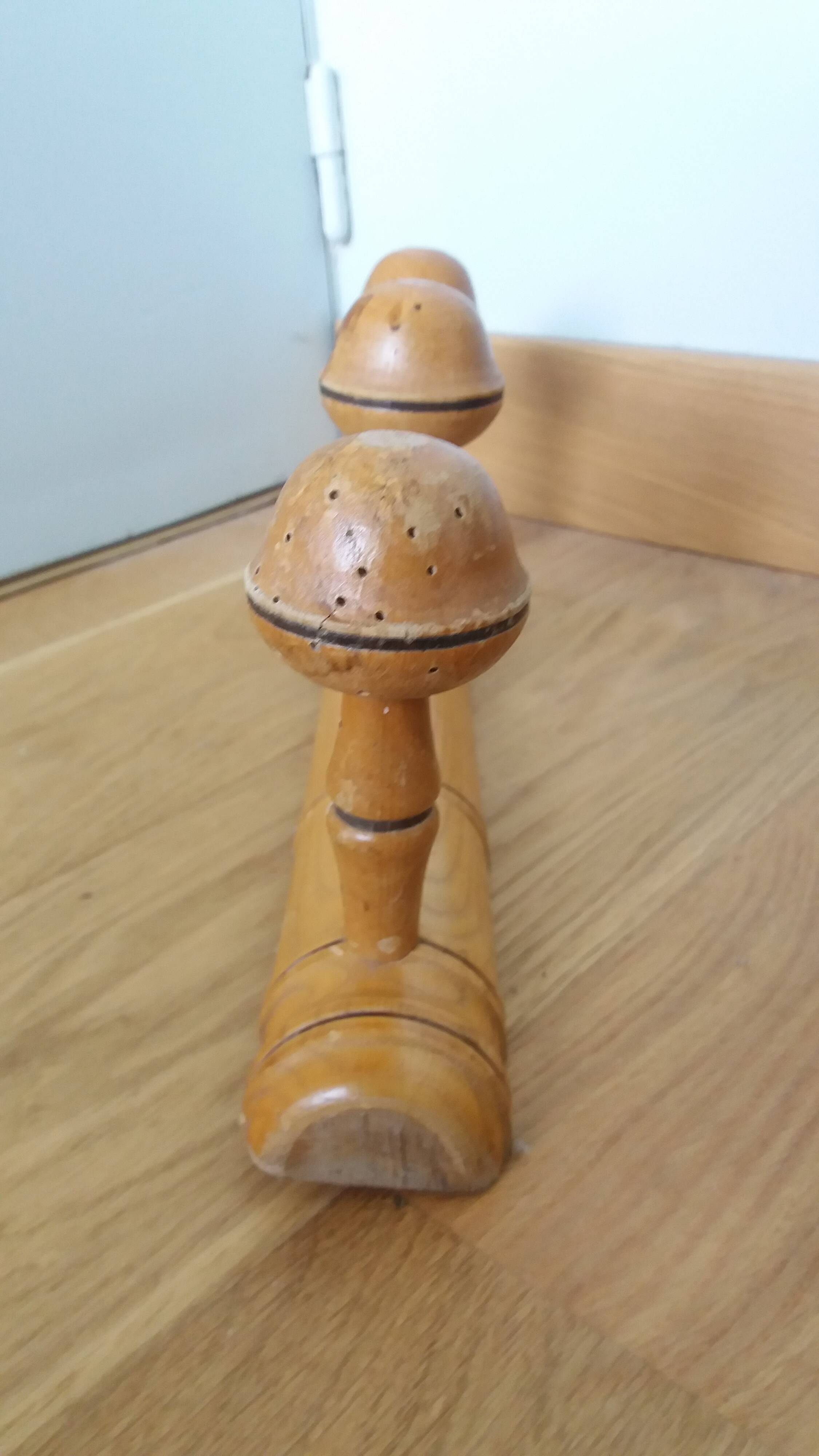 Porte manteau mural en bois façon bambou à 3 patères forme champignon
