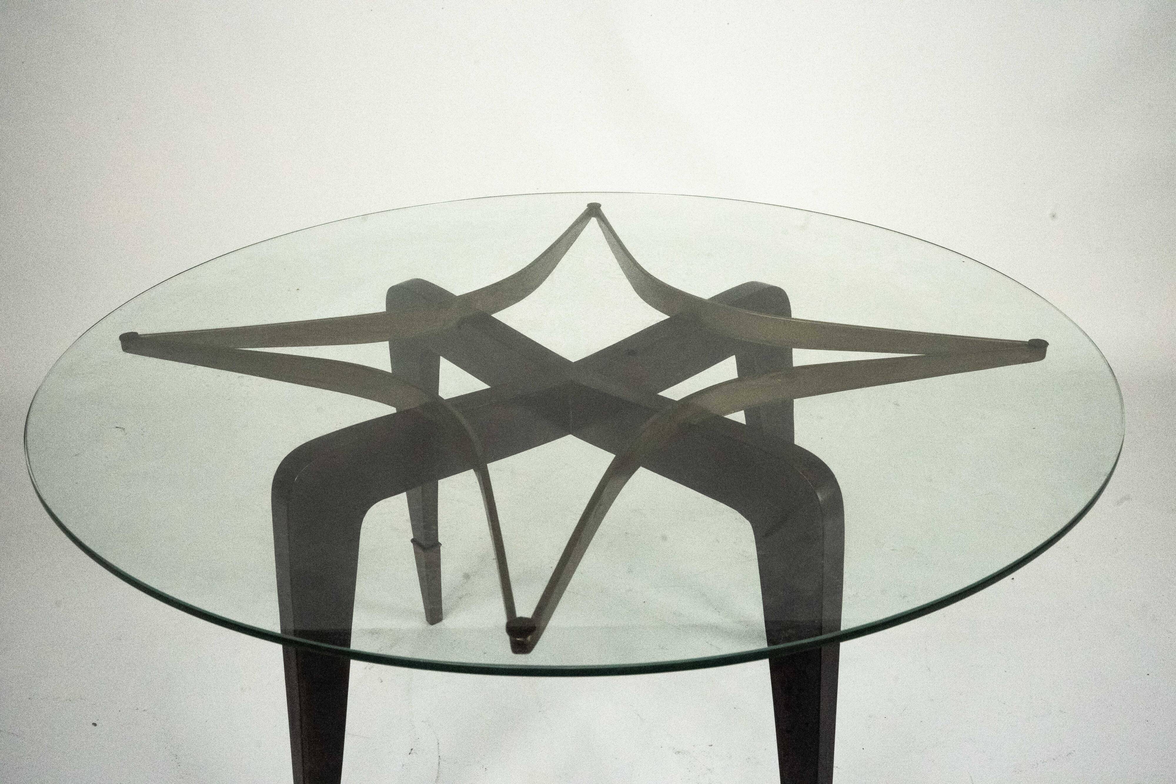 Rare mid-century round coffee table by Paolo Buffa, Italy, 1950s.