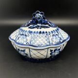 Decorative blue porcelain box – 1224d8