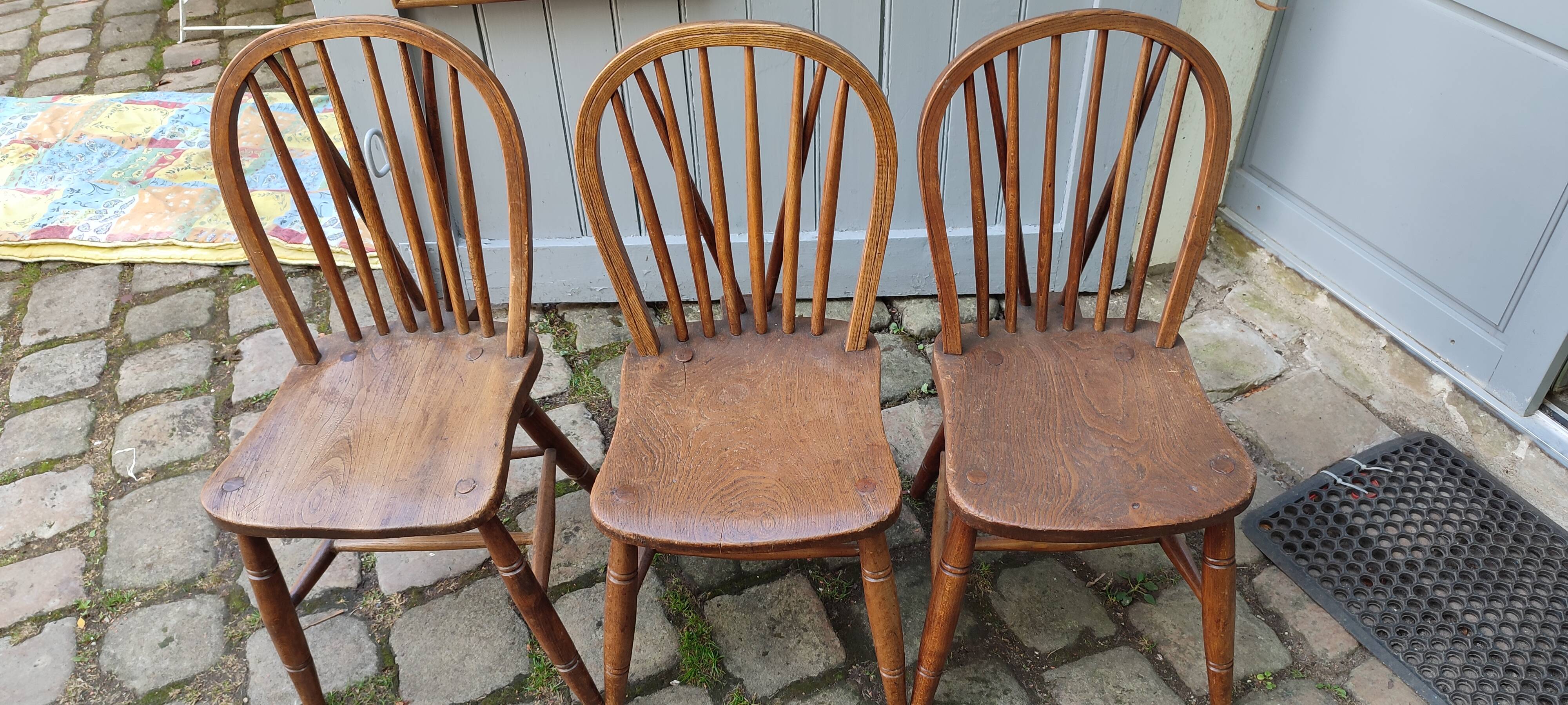 Set of 3 Windsor oak model chairs