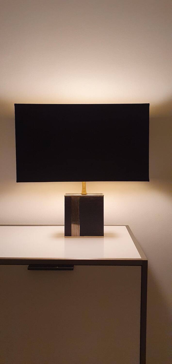 Lampe années 70 en laiton doré et cuir noir