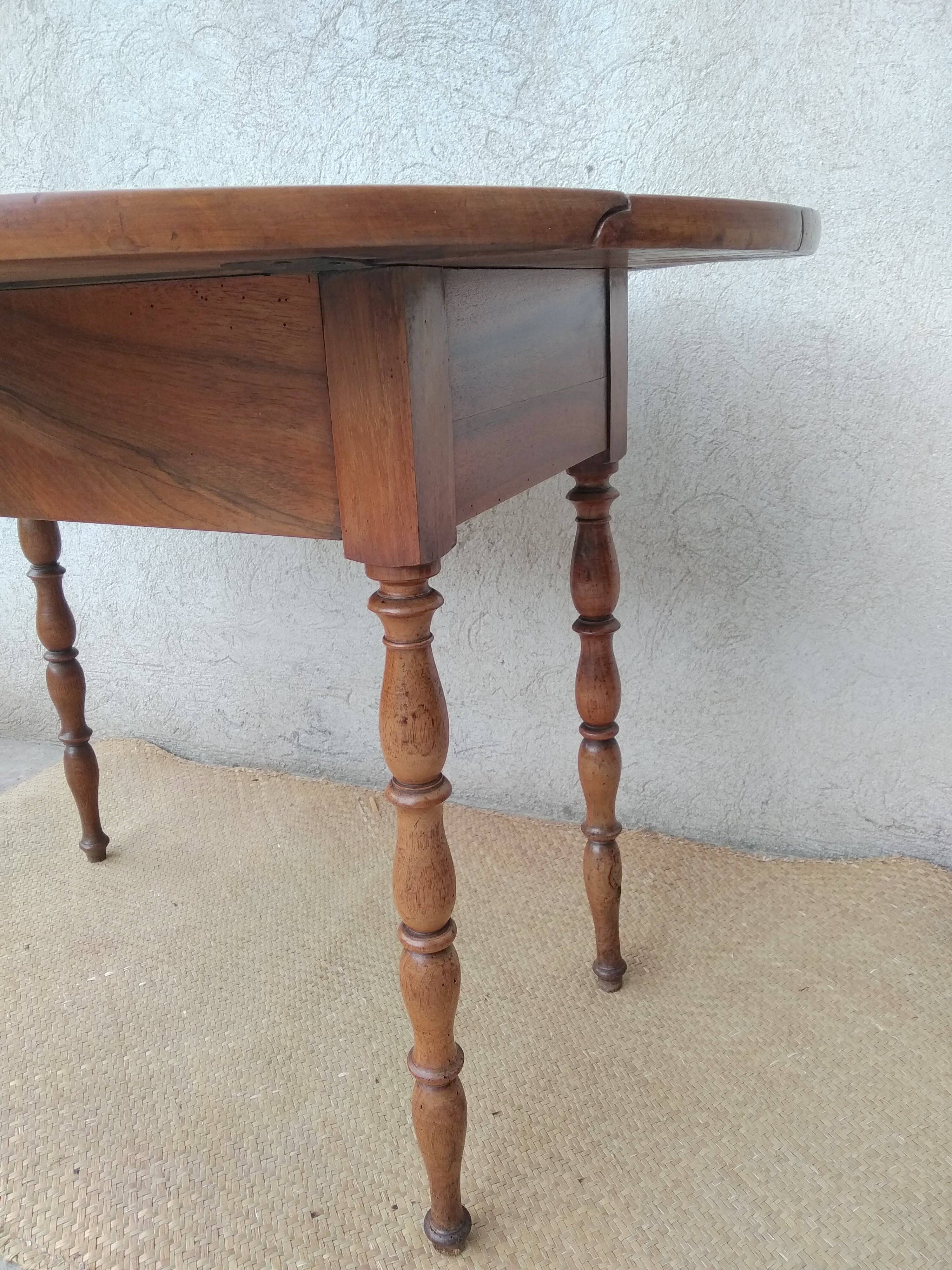 Table ovale à volets style Louis Philippe