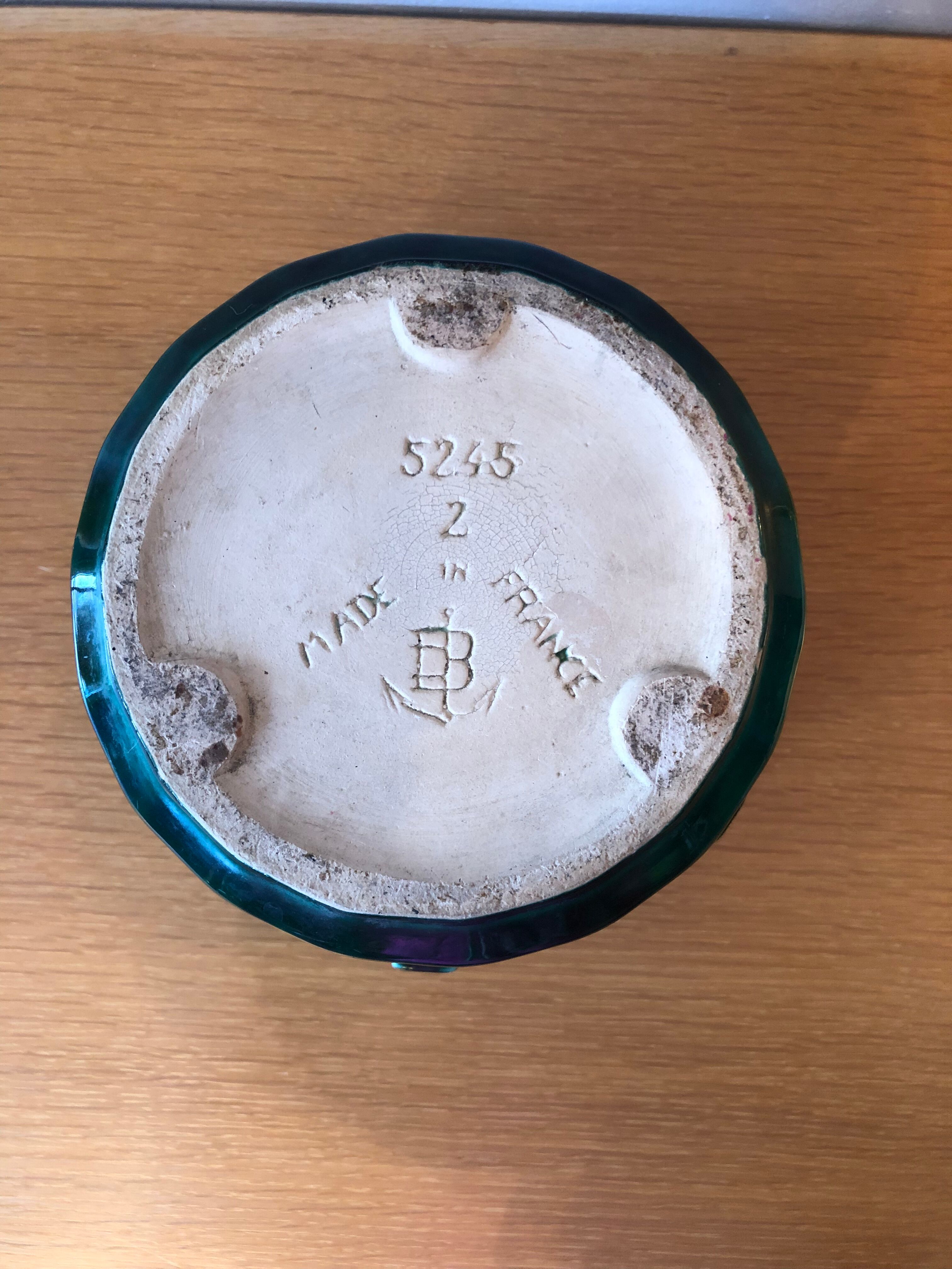 Pot cover in ancient earthenware