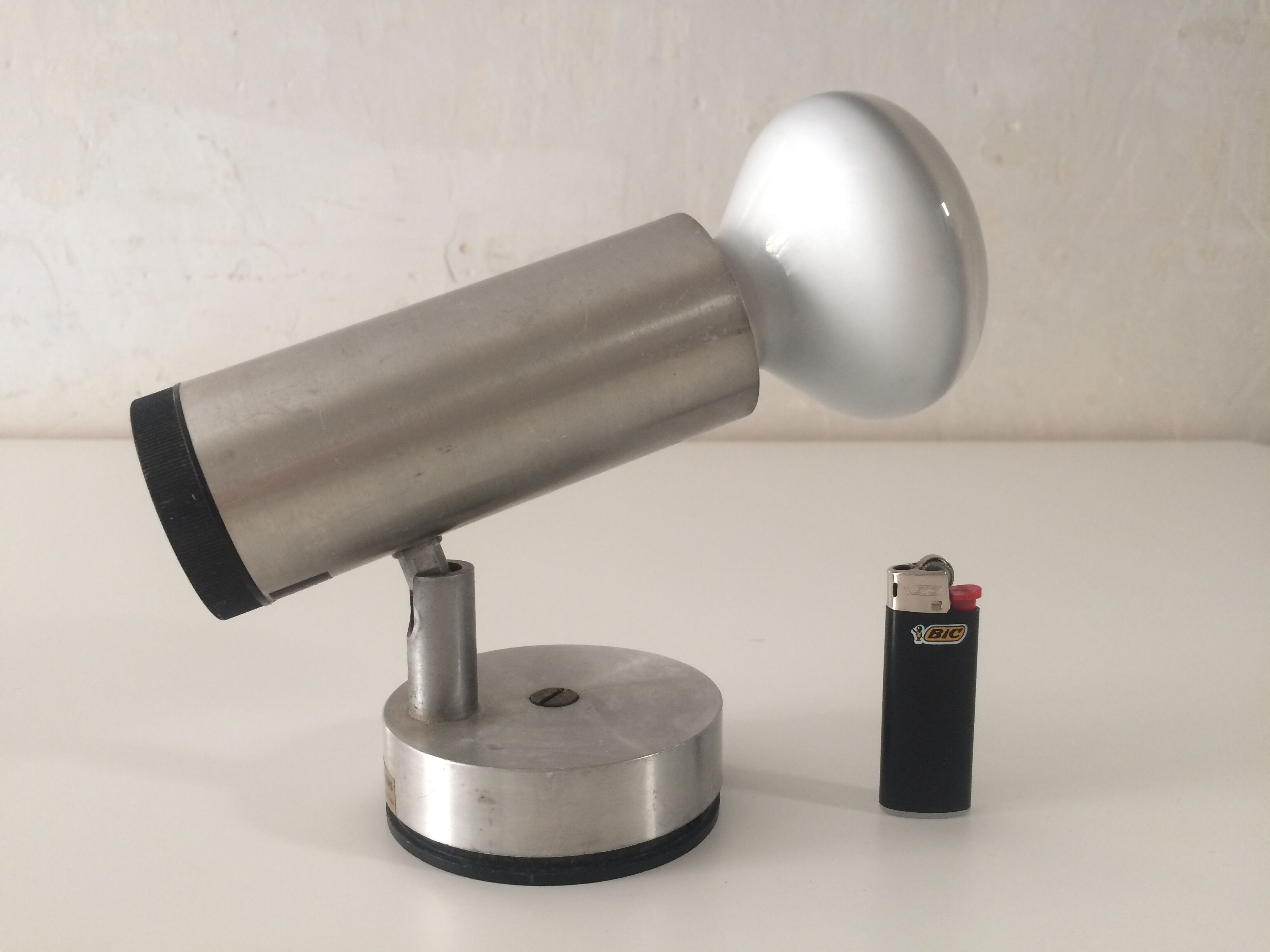 Wall sconce vintage 70s to brushed standard bulb