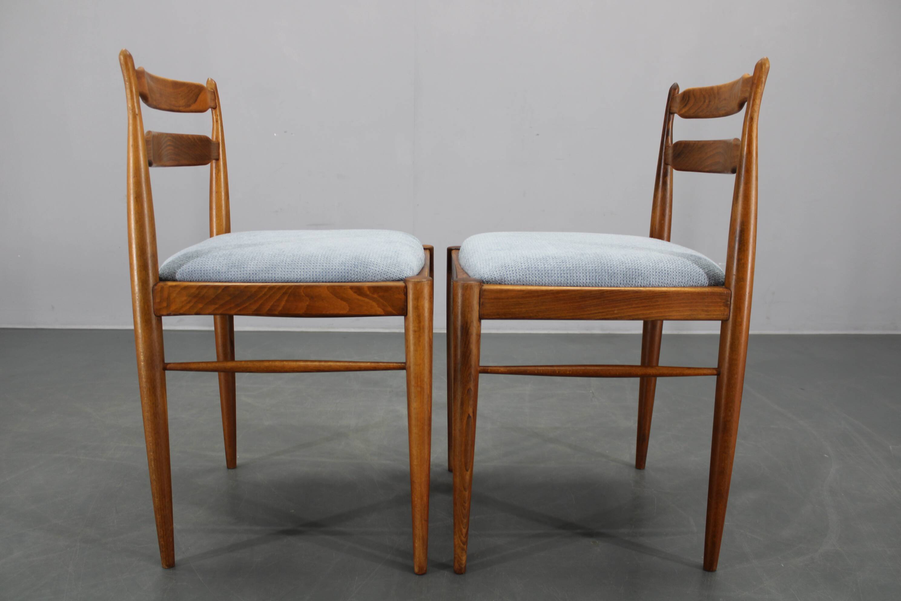 Ensemble de quatre chaises de salle à manger en hêtre rénovées, Tchécoslovaquie, années 1970