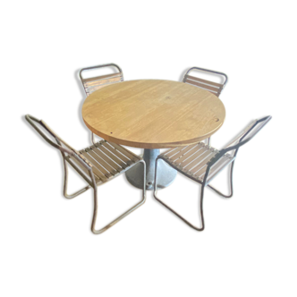 table en chêne et de 5 chaises en bois