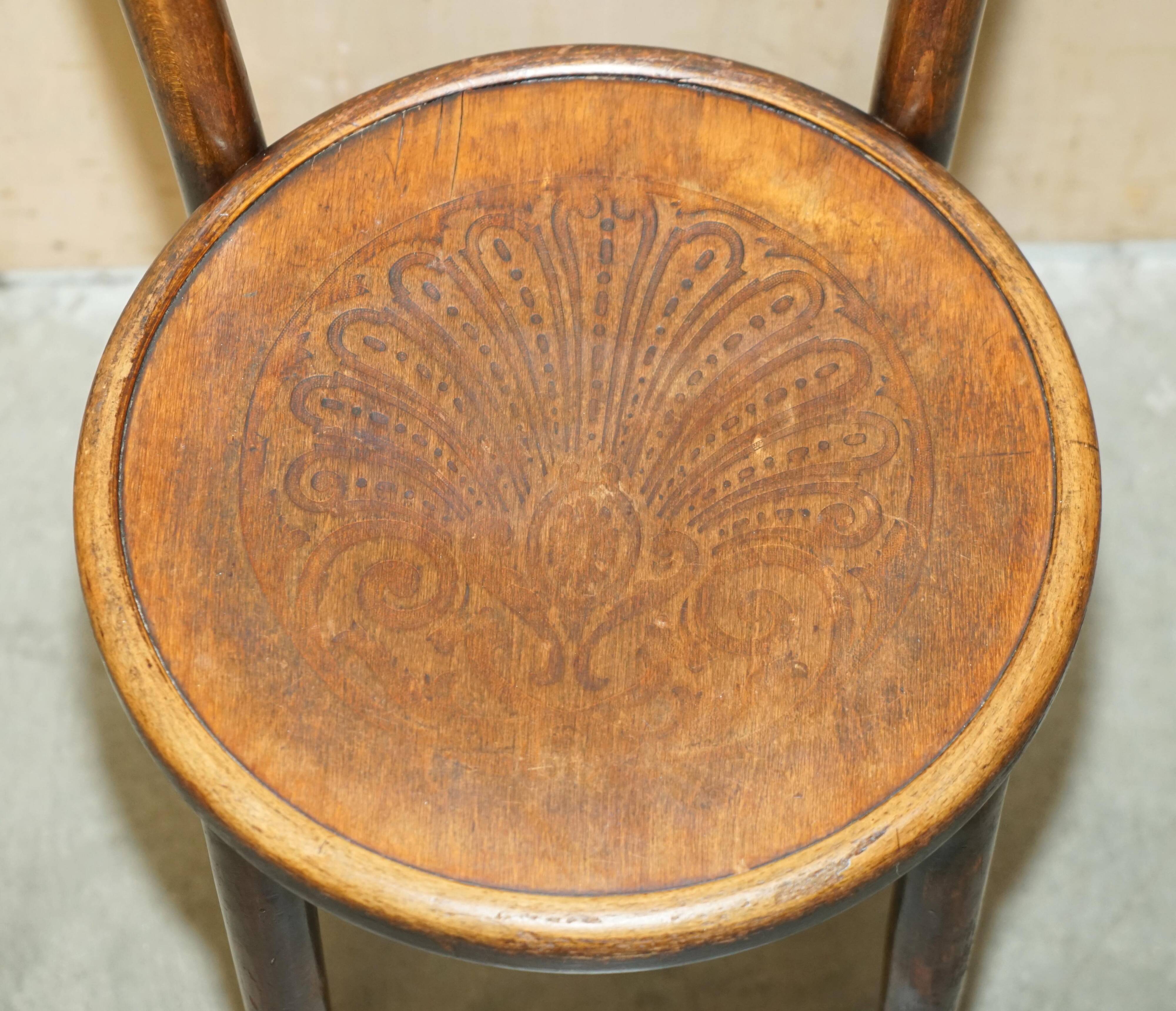 Suite de quatre chaises bistrot Thonet circa 1930