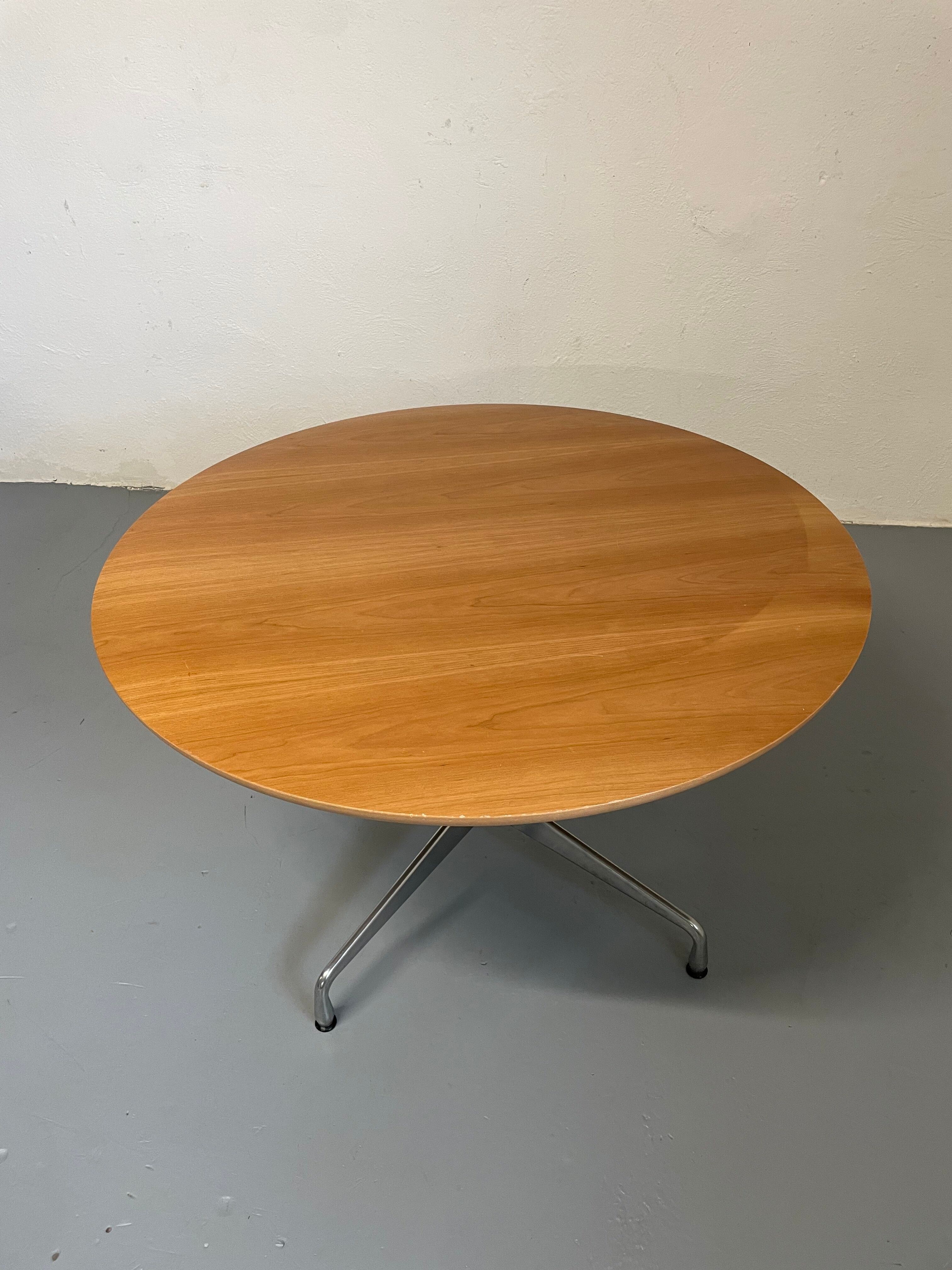 Segmented dining table Charles & Ray Eames