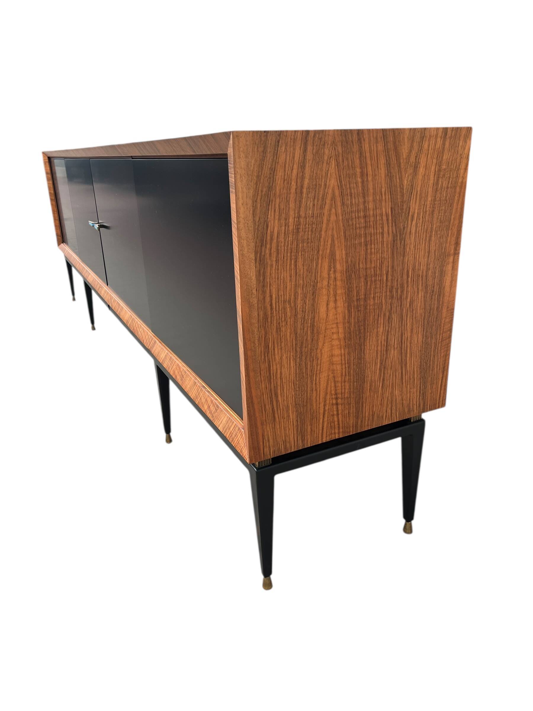 Buffet français, années 1950, noyer
