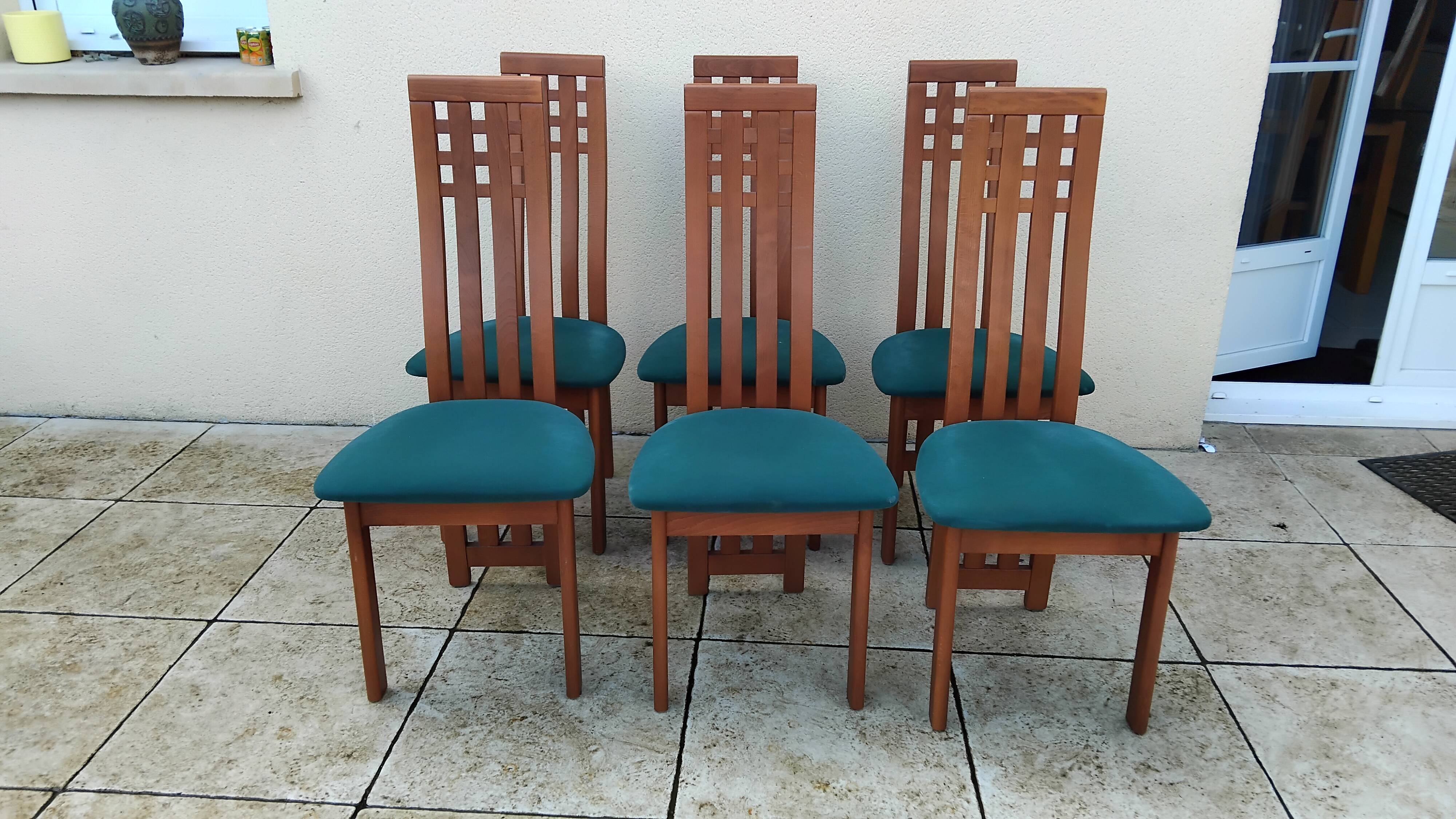 6 vintage designer chairs from the year 2000.