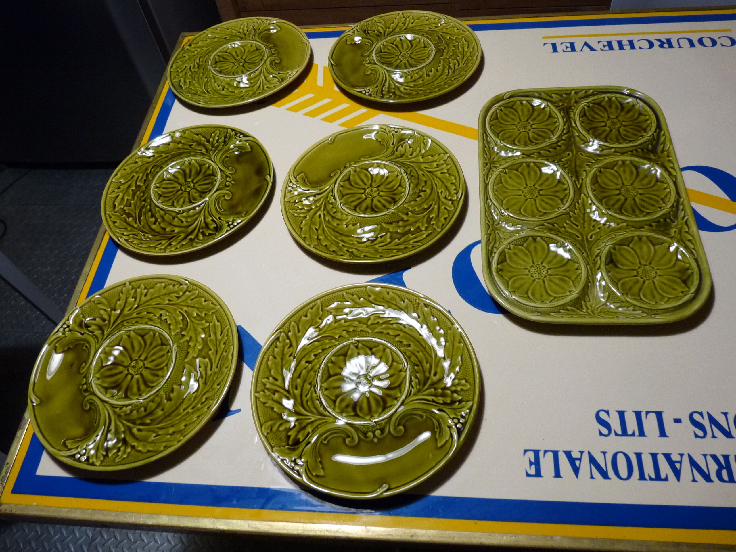 Artichokes service Gien - 1 dish and 6 plates