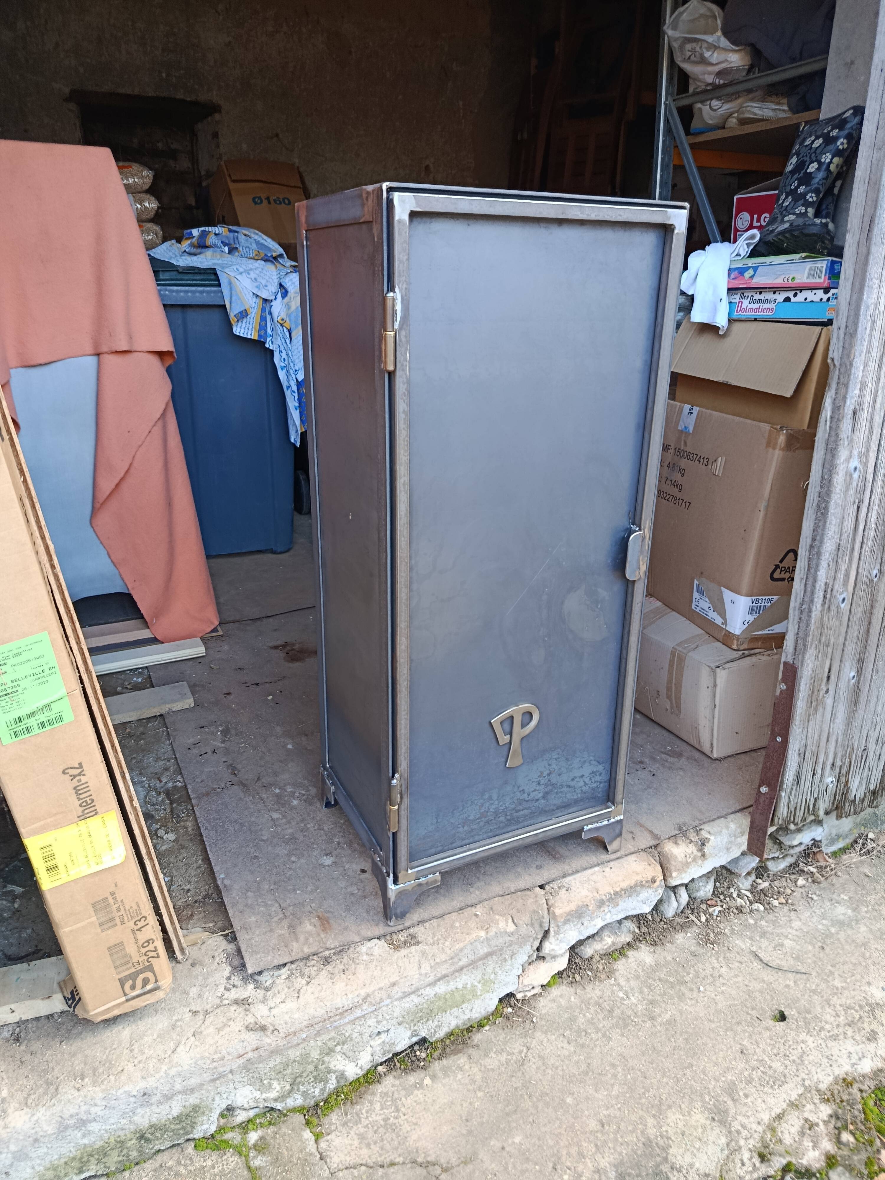 storage furniture letrapu in raw steel