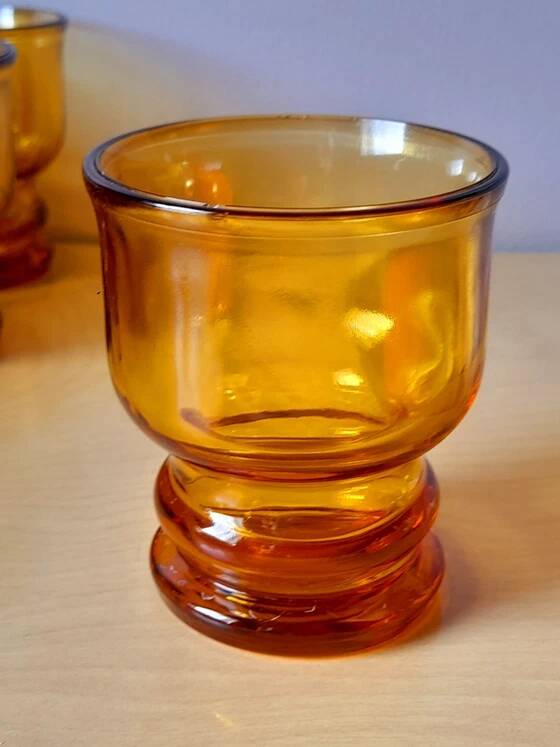 Lot de huit verres ambrés, Pernod 1970