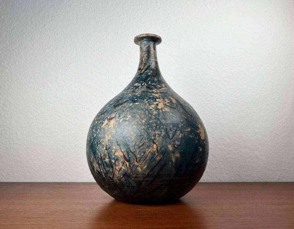 Brutalist mid-century studio pottery vase by Gerhard Liebenthron, 1975.