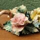 Bougeoir en porcelaine de Capodimonte, roses