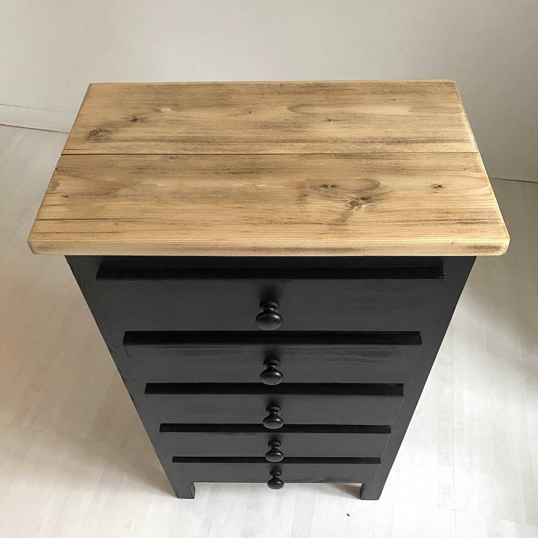 Small vintage 50's chest of drawers