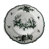 Old 18th-century decoration plate to the Chinese