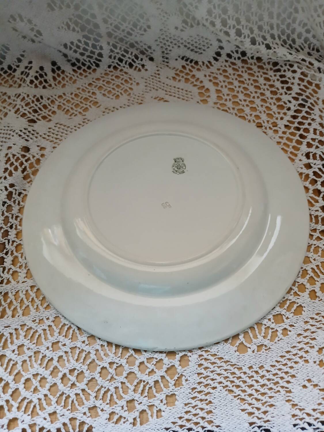 Plat ancien en terre de fer