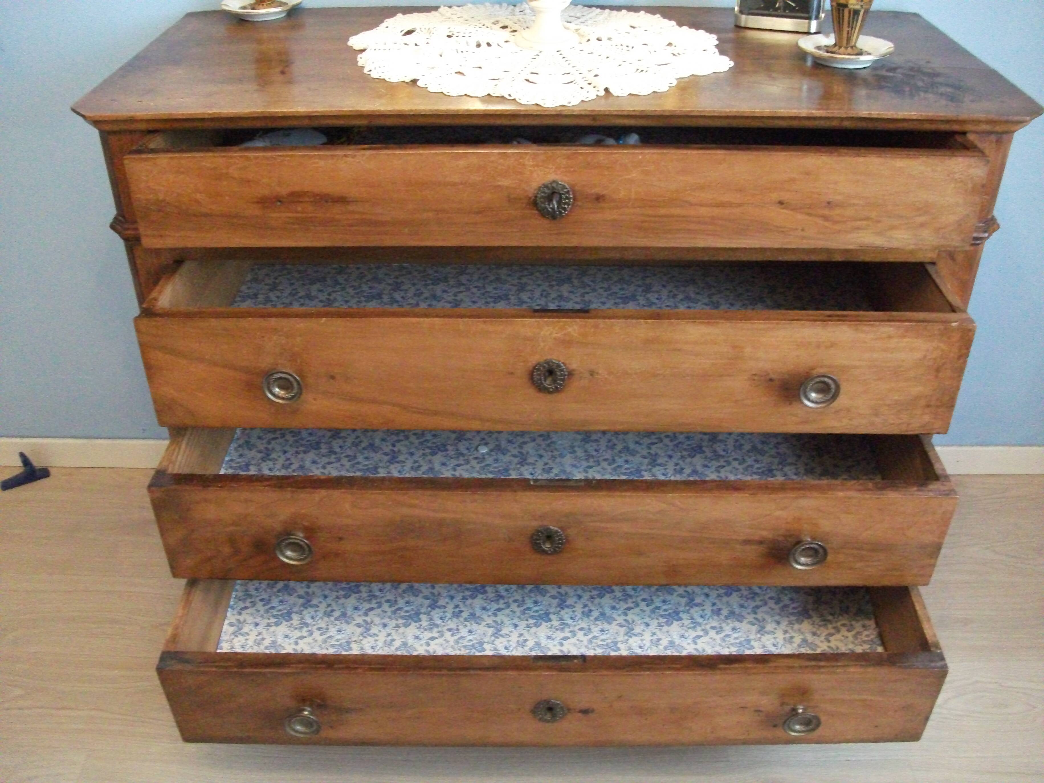 Louis-Philippe chest of drawers in solid wood