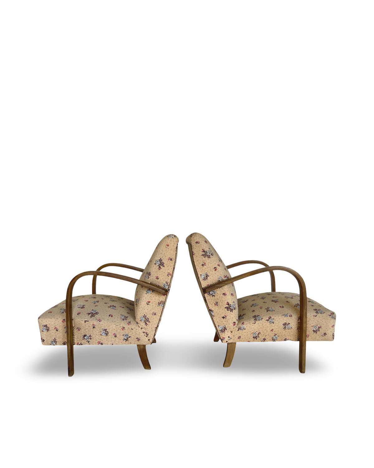 Ensemble de fauteuils Art Déco avec accoudoirs en hêtre arqués.