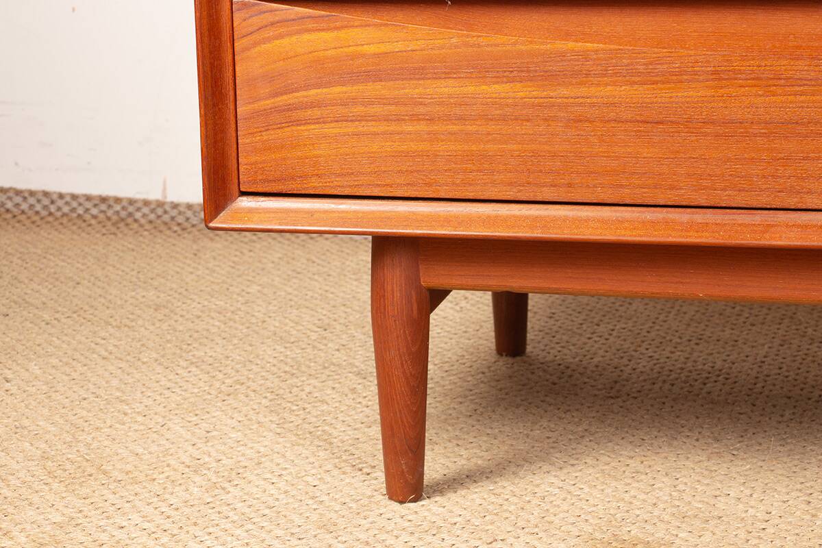Danish teak chest of drawers, 4 drawers by Arne Vodder for Sibast 1960.