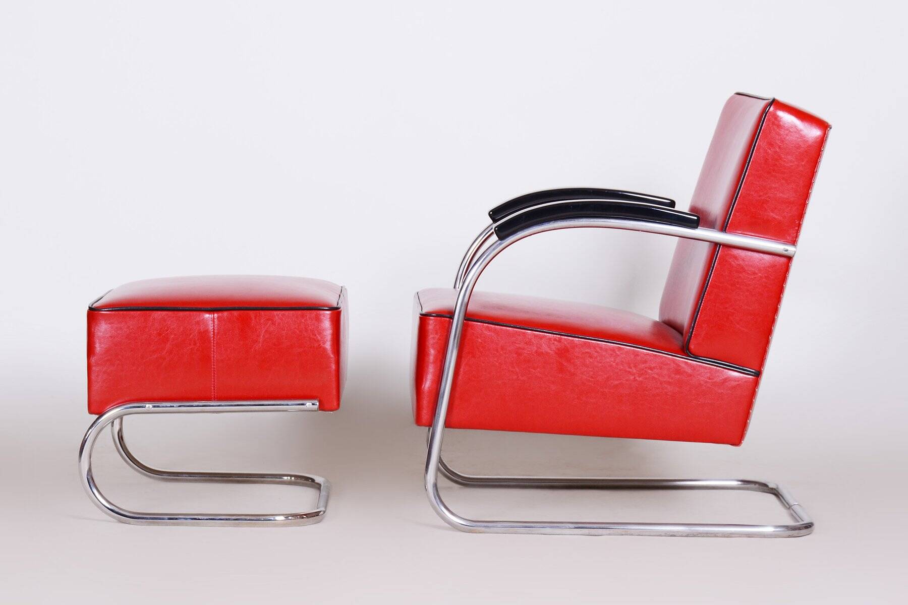 Set of Bauhaus Armchair with Foot Stool attributed to Mucke Melder, 1930s