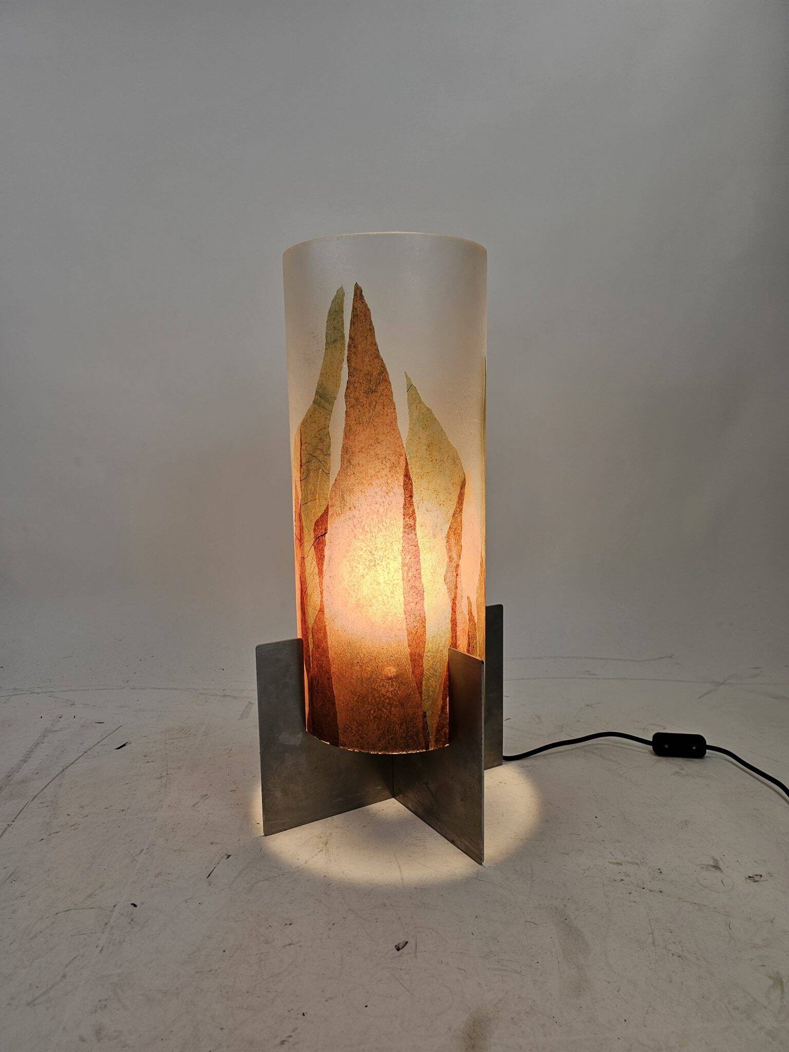 Italian table lamp with leaf theme