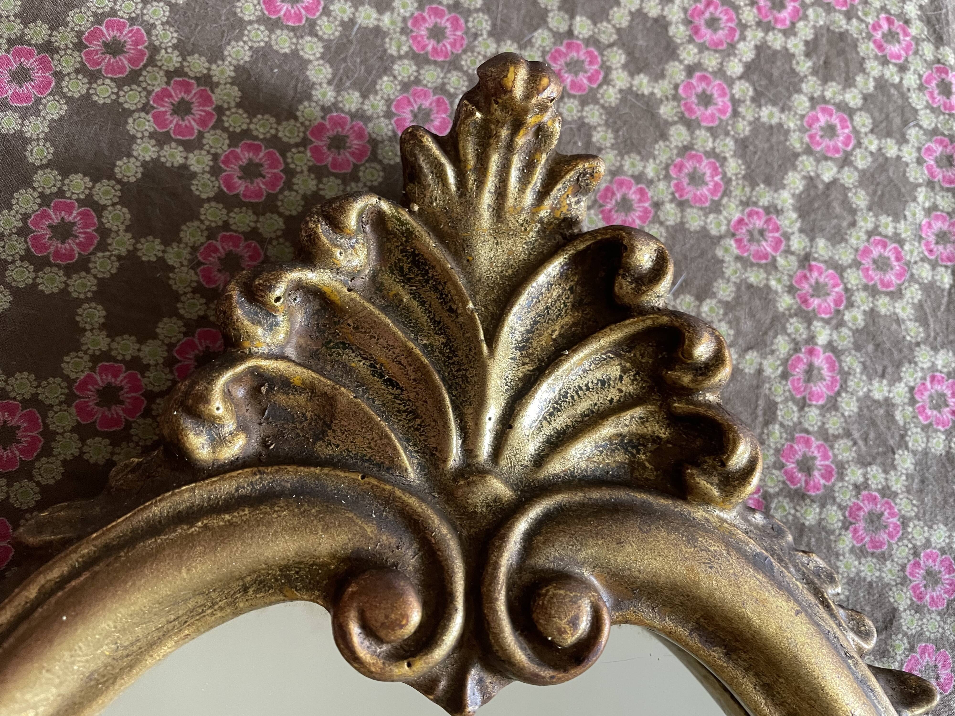 Miroir en résine doré style Louis XV h47 X l28