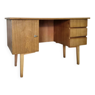 Bureau vintage en bois.