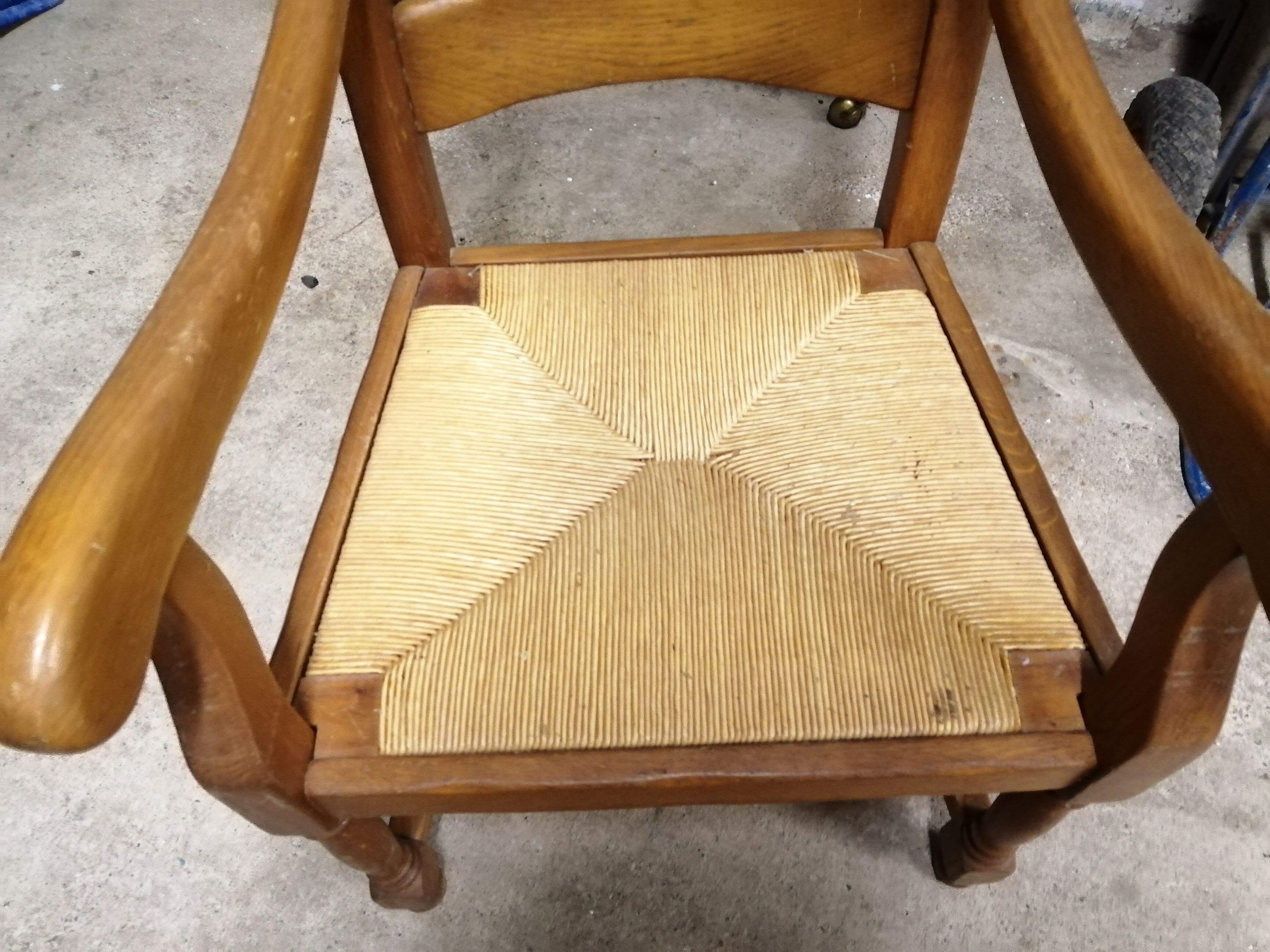 Country armchair in solid oak